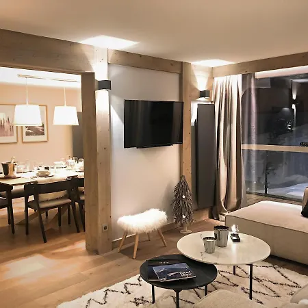 Luxueux Skis Aux Pieds, Jacuzzi Privatif * Courchevel