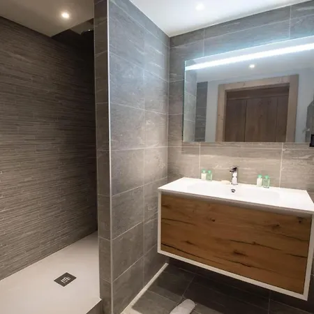 Luxueux Skis Aux Pieds, Jacuzzi Privatif Lejlighed