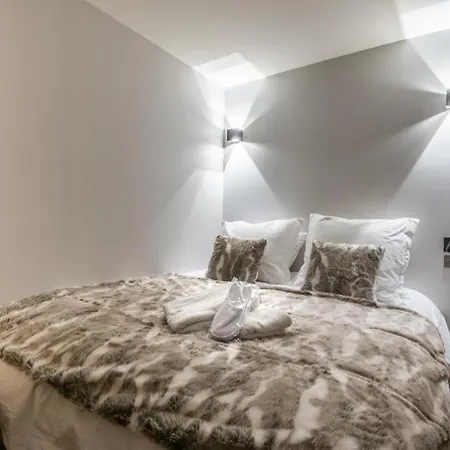 Lejlighed Luxueux Skis Aux Pieds, Jacuzzi Privatif Courchevel