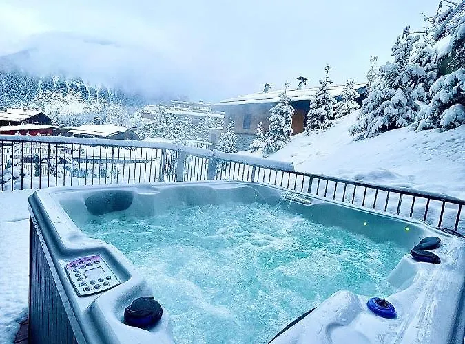 Luxueux Skis Aux Pieds, Jacuzzi Privatif * Courchevel
