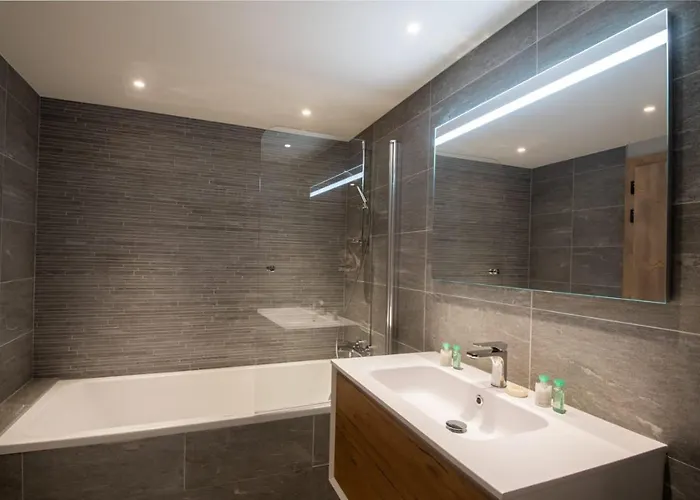 Luxueux Skis Aux Pieds, Jacuzzi Privatif Lejlighed Courchevel